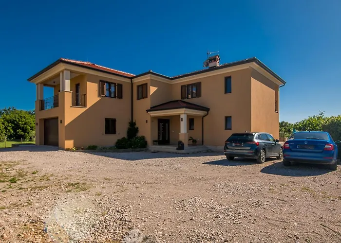 Cecilia Apartment Brusici