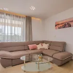 Cecilia Apartamento *
